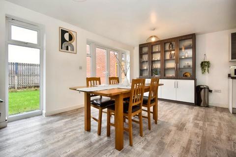 4 bedroom detached house for sale, Haywood Road, Wakefield, West Yorkshire