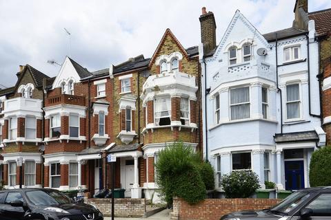 2 bedroom flat to rent, Gondar Gardens, West Hampstead, London, NW6