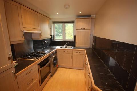 2 bedroom apartment to rent, Primrose Court, Guildford GU4