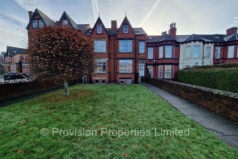 7 bedroom terraced house to rent, Brudenell Road, Hyde Park LS6