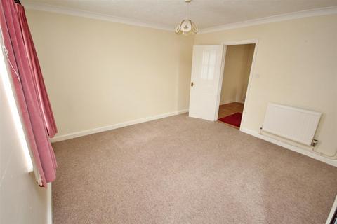 2 bedroom house to rent, Robbs Walk, St. Ives