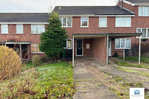 3 bedroom semi-detached house to rent, Chiswick Drive, Leicester LE11