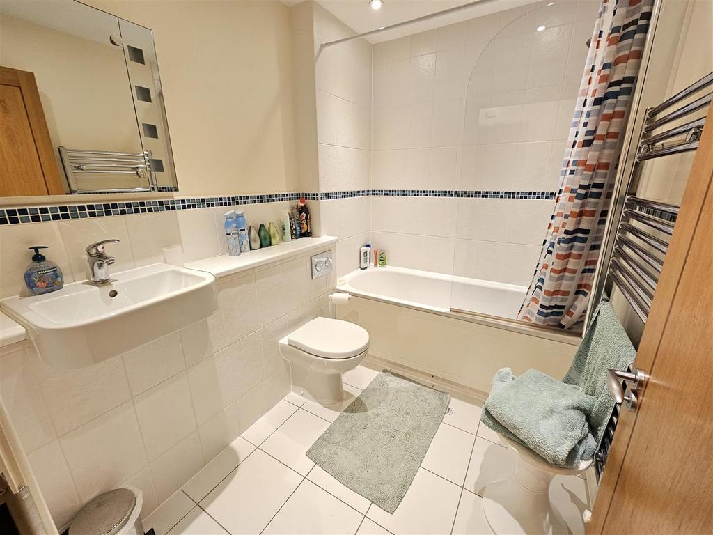 Bathroom.jpg