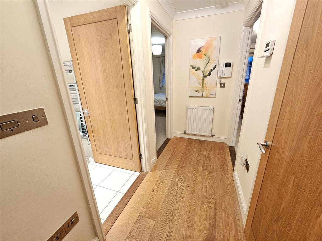Hallway.jpg