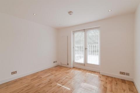 3 bedroom terraced house to rent, Westfields Avenue, Barnes