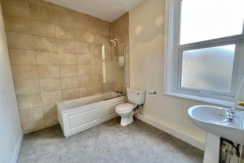 2 bedroom end of terrace house for sale, Hadfield Street, Glossop