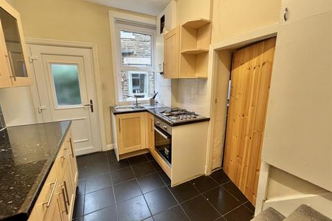 2 bedroom end of terrace house for sale, Hadfield Street, Glossop