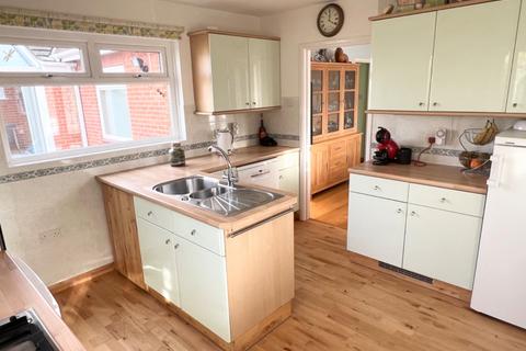 4 bedroom detached house for sale, Walkers Lane South, Blackfield, Southampton, Hampshire, SO45