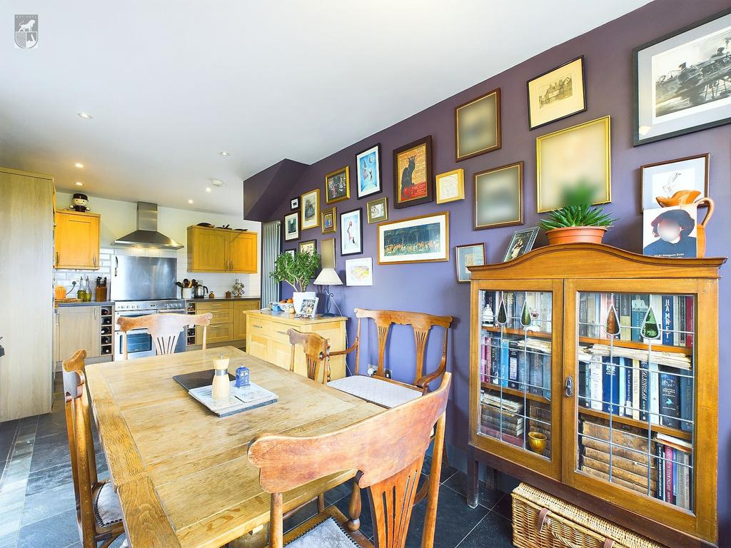 L Shaped Kitchen/Dining Room