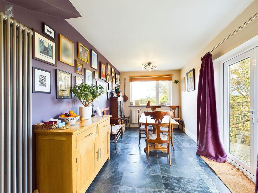 L Shaped Kitchen/Dining Room