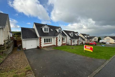 4 bedroom detached bungalow for sale, Clos Winifred, Borth, SY24