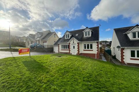 4 bedroom detached bungalow for sale, Clos Winifred, Borth, SY24