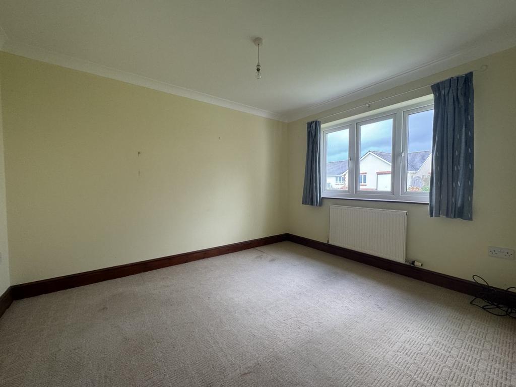 Front Bedroom 1/Study