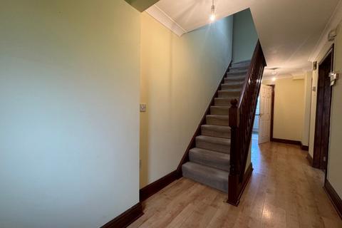 8 Clos Winifred, Borth, SY24 5LE