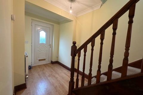 8 Clos Winifred, Borth, SY24 5LE