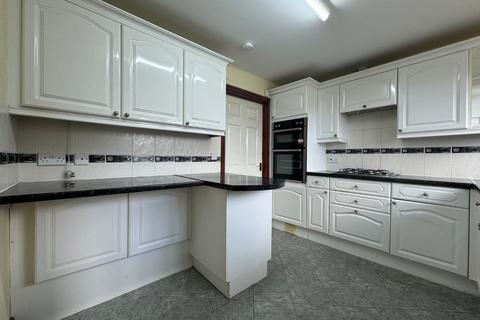 8 Clos Winifred, Borth, SY24 5LE