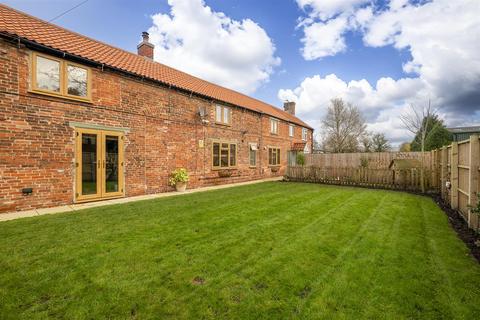 4 bedroom semi-detached house for sale, High Street, Newton-On-Trent, Lincoln