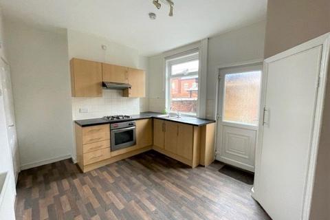 2 bedroom terraced house to rent, Park Road, Orrell