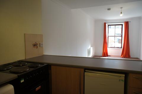 Studio to rent, Dalcross Street, Glasgow G11