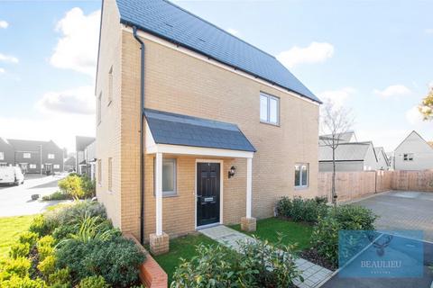 3 bedroom detached house to rent, Harold Teager Crescent, Chelmsford CM1