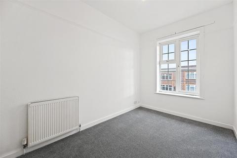 2 bedroom flat to rent, Sheaveshill Avenue, London