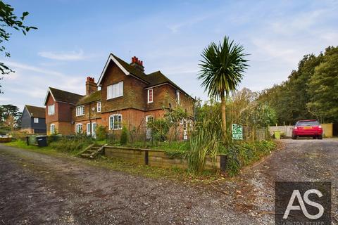 3 bedroom end of terrace house for sale, Horns Corner, Catsfield, TN33