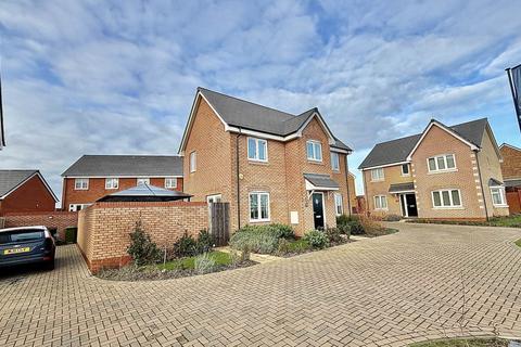 3 bedroom detached house for sale, Irthlingborough Road East, Stanton Cross