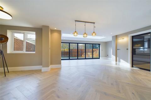 6 Bardney Close, Maidenhead, SL6 3YT