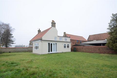 3 bedroom semi-detached house to rent, North Carr Farm, Hotham, York