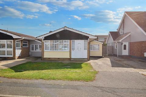 2 bedroom bungalow for sale, Marine Avenue, Canvey Island SS8