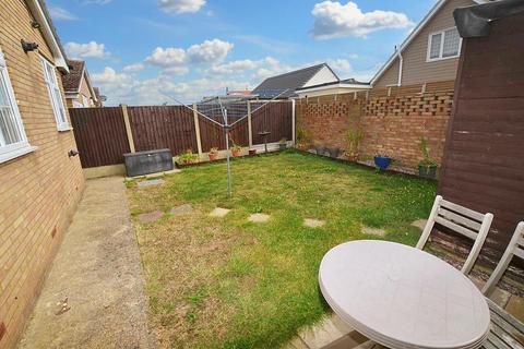 2 bedroom bungalow for sale, Marine Avenue, Canvey Island SS8