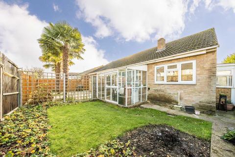 2 bedroom bungalow for sale, Hawthorn Close, Hampton TW12