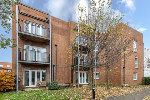 2 bedroom apartment for sale, The Moors, Redhill, Surrey, RH1