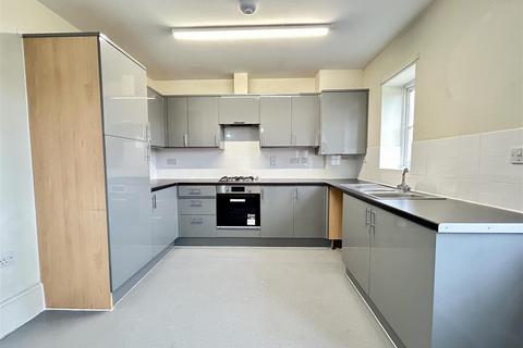 2 bedroom apartment to rent, Turners Crescent, Bishop's Stortford