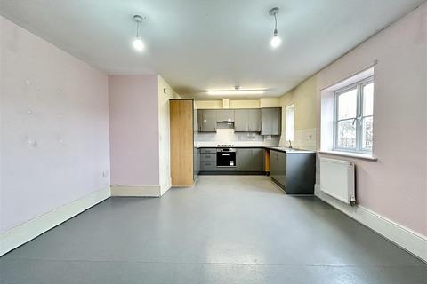 2 bedroom apartment to rent, Turners Crescent, Bishop's Stortford