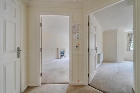 1 bedroom retirement property for sale, Beaufort Lodge,  Grove Road,  Woking,  Surrey,  GU21