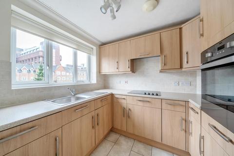 1 bedroom retirement property for sale, Beaufort Lodge,  Grove Road,  Woking,  Surrey,  GU21