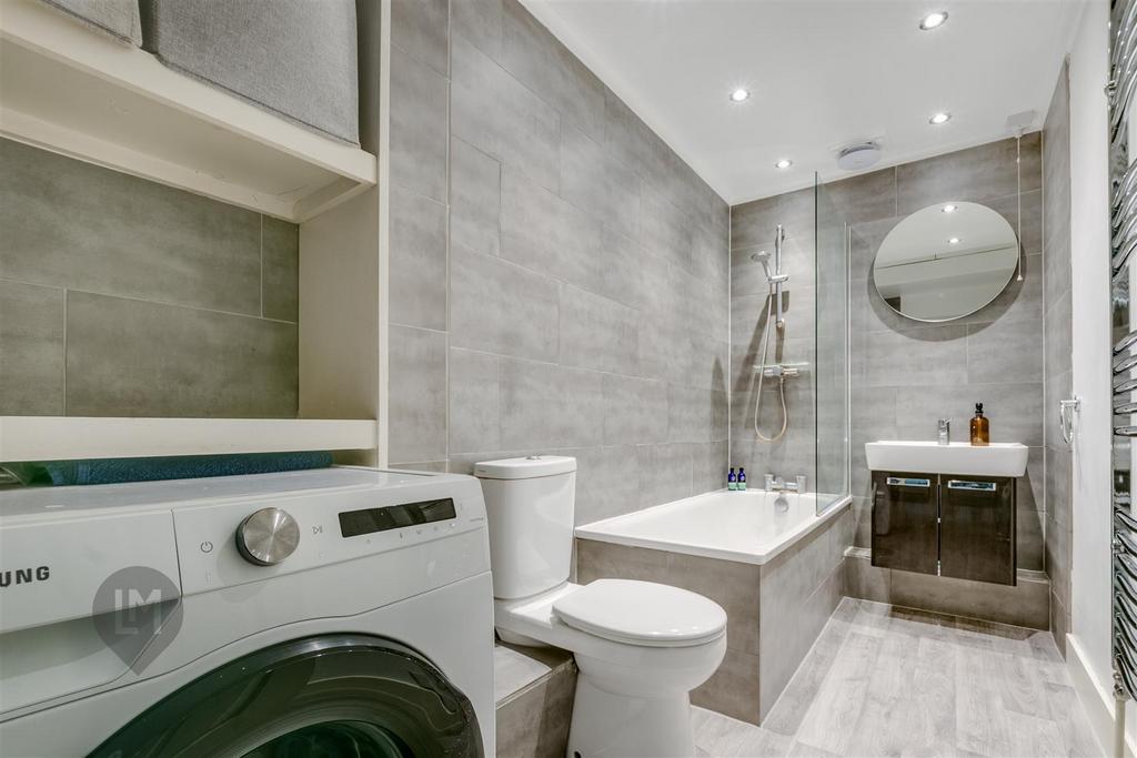 Apartment in London - View 5
