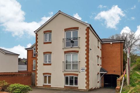 2 bedroom apartment to rent, Savernake Street, Swindon SN1