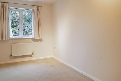 2 bedroom apartment to rent, Savernake Street, Swindon SN1