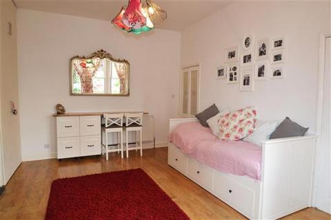 Studio for sale, Vineyard Hill Road, Wimbledon, SW19