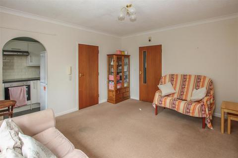 1 bedroom retirement property for sale, Sawyers Hall Lane, Brentwood