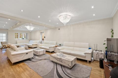 undefined, Wraysbury Road, Staines-upon-Thames TW18