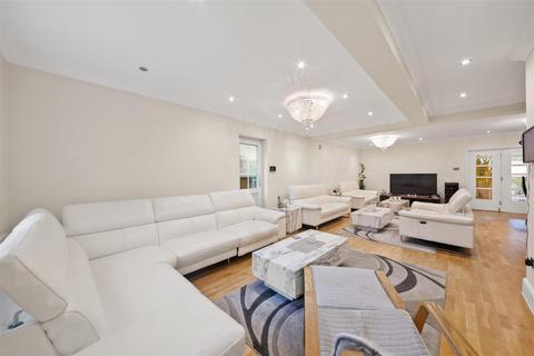 undefined, Wraysbury Road, Staines-upon-Thames TW18