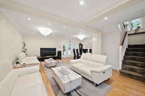 undefined, Wraysbury Road, Staines-upon-Thames TW18