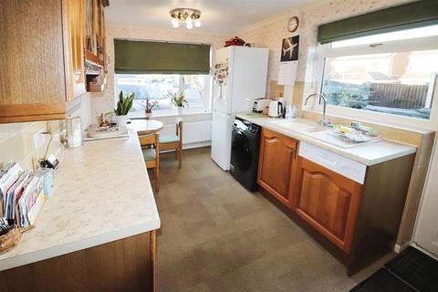 4 bedroom detached house for sale, Hathaway Drive, Nuneaton