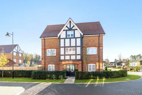 Martin Avenue, Sunninghill, Berkshire, SL5