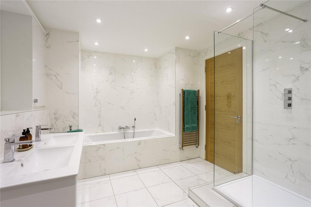 Bedroom Two En Suite