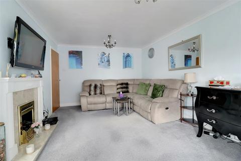 2 Ash Avenue, Elloughton, Brough, HU15 1LF
