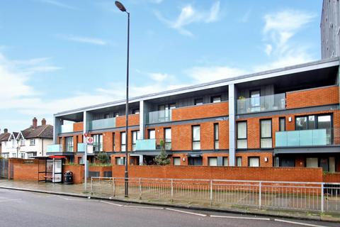 Flat 6, 101 Eltham Hill, London, SE9 5SU
